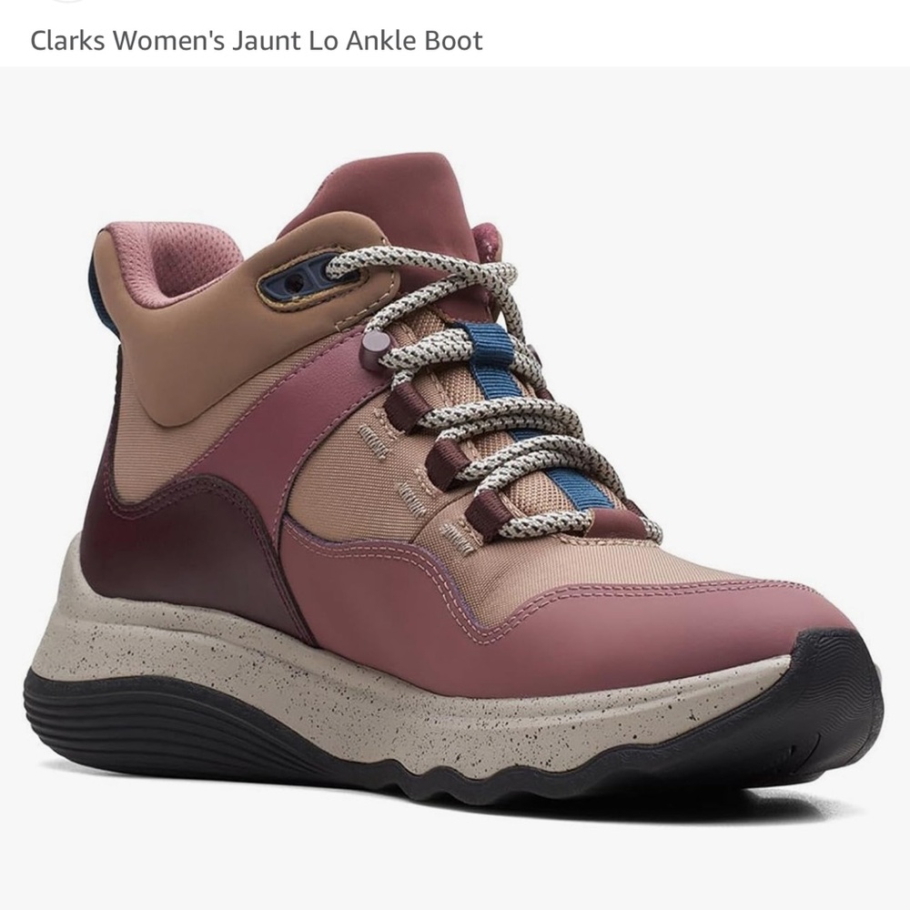 Clark’s women’s Jaunt Lo ankle boot size 9